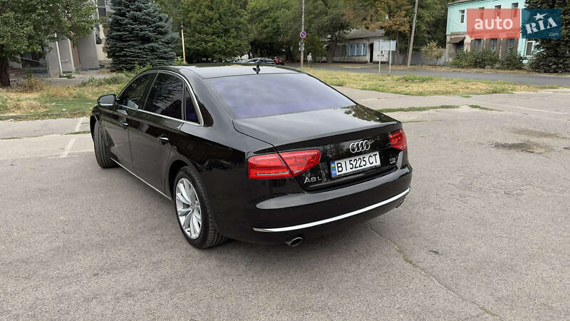 Седан Audi A8 2012 в Полтаві
