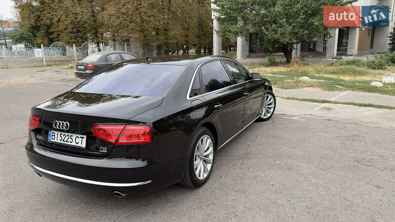 Седан Audi A8 2012 в Полтаві