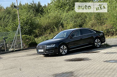 Седан Audi A8 2014 в Рахові