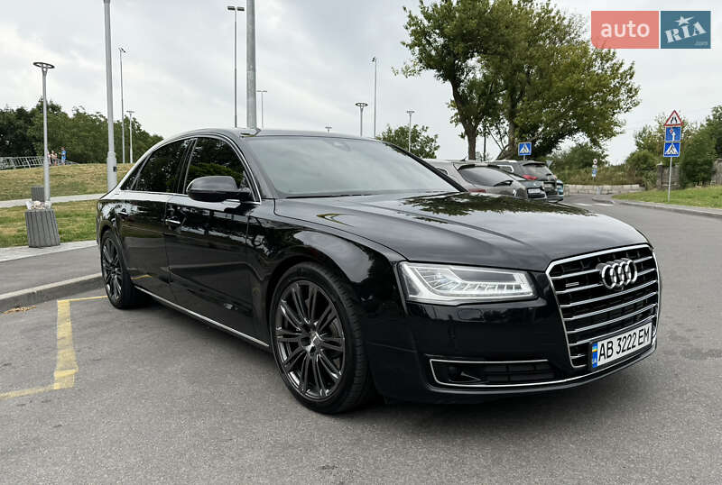 Седан Audi A8 2015 в Виннице