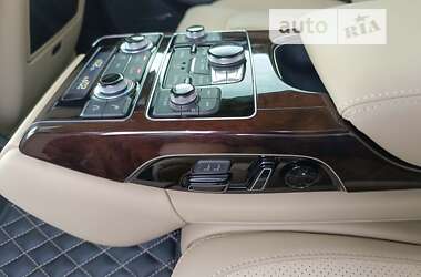 Седан Audi A8 2012 в Києві