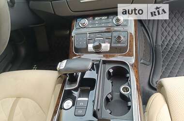 Седан Audi A8 2012 в Києві