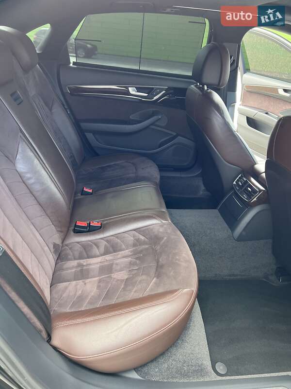 Седан Audi A8 2017 в Киеве