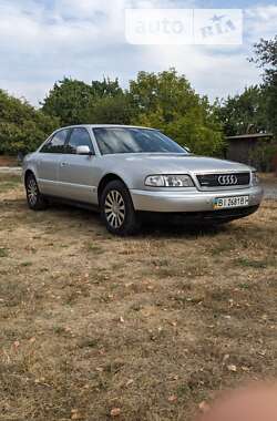 Седан Audi A8 1995 в Опішне