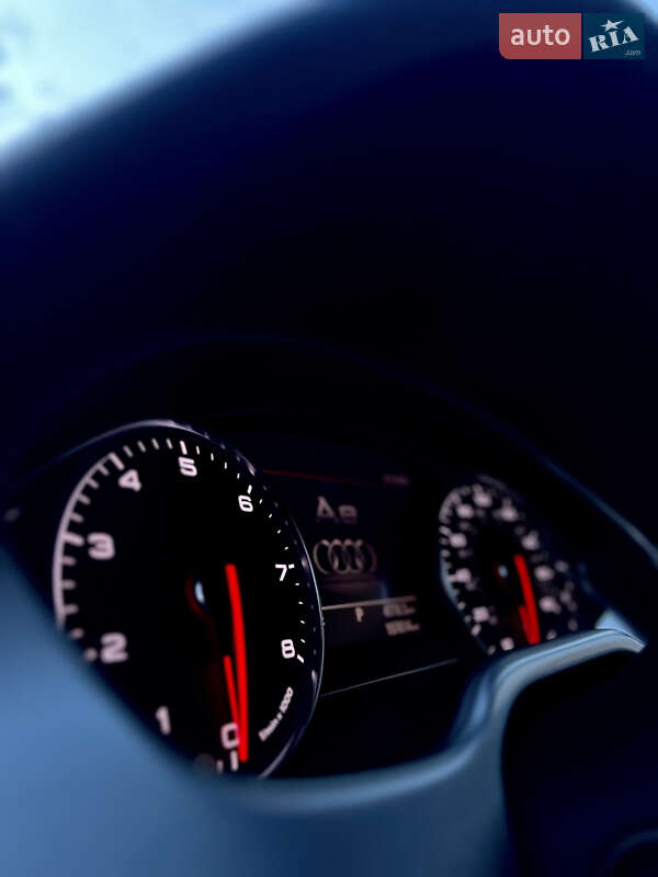 Седан Audi A8 2013 в Ровном