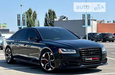 Седан Audi A8 2016 в Киеве