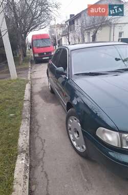 Седан Audi A8 1996 в 
