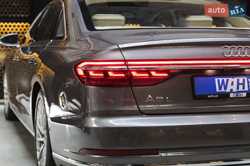 Седан Audi A8 2018 в Луцке