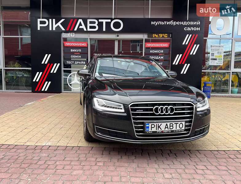 Седан Audi A8 2017 в 