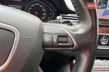 Седан Audi A8 2017 в 