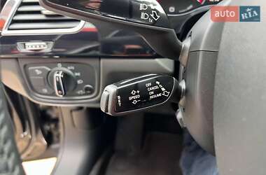 Седан Audi A8 2017 в 