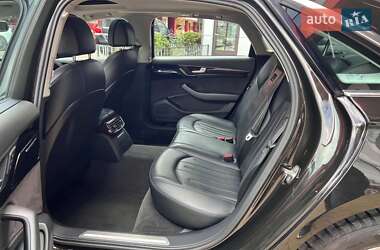 Седан Audi A8 2017 в 