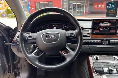 Седан Audi A8 2017 в 