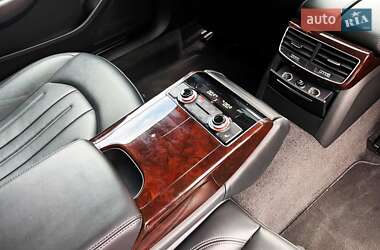 Седан Audi A8 2017 в 