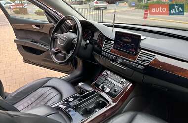 Седан Audi A8 2017 в 