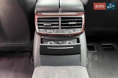 Седан Audi A8 2017 в 