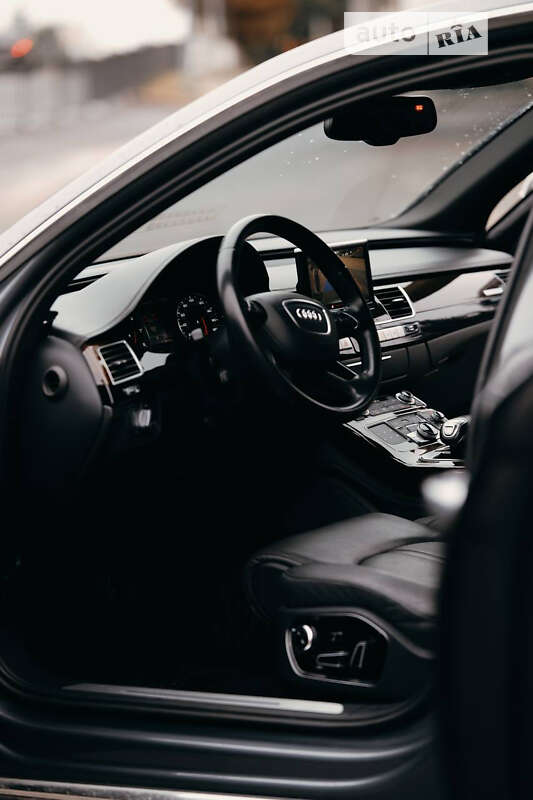 Седан Audi A8 2014 в Киеве