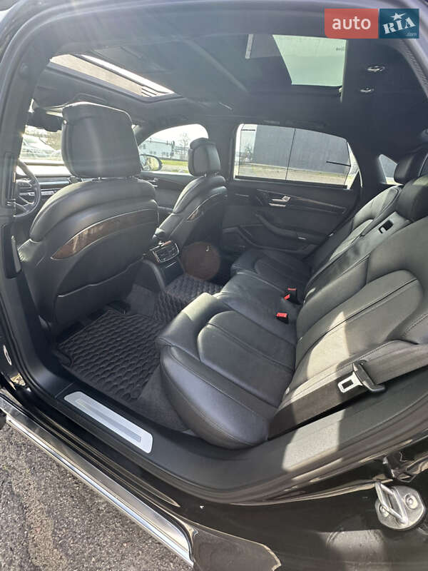 Седан Audi A8 2013 в Миколаєві