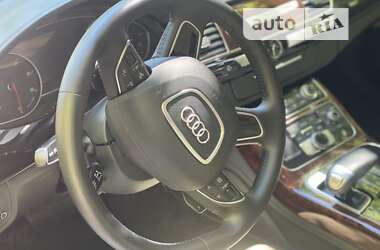 Седан Audi A8 2013 в Львове