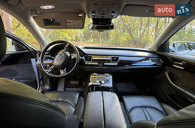 Седан Audi A8 2015 в 