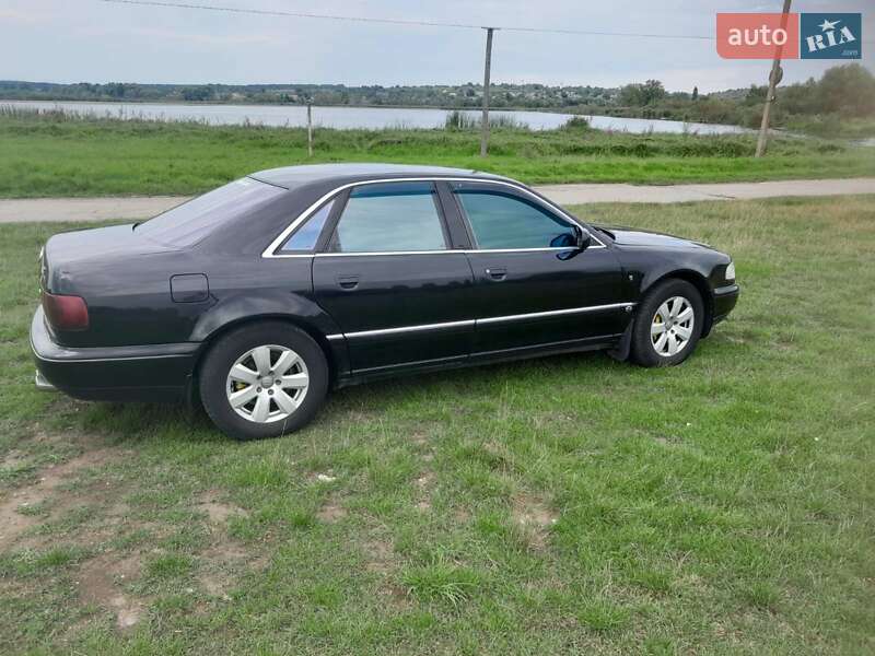 Седан Audi A8 1994 в 