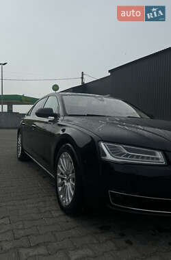 Седан Audi A8 2014 в Львове
