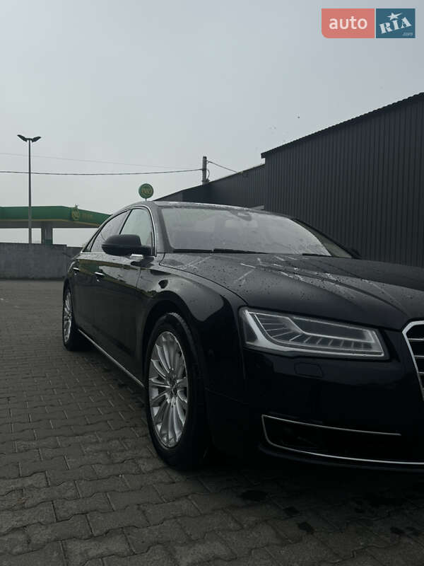 Седан Audi A8 2014 в Львове