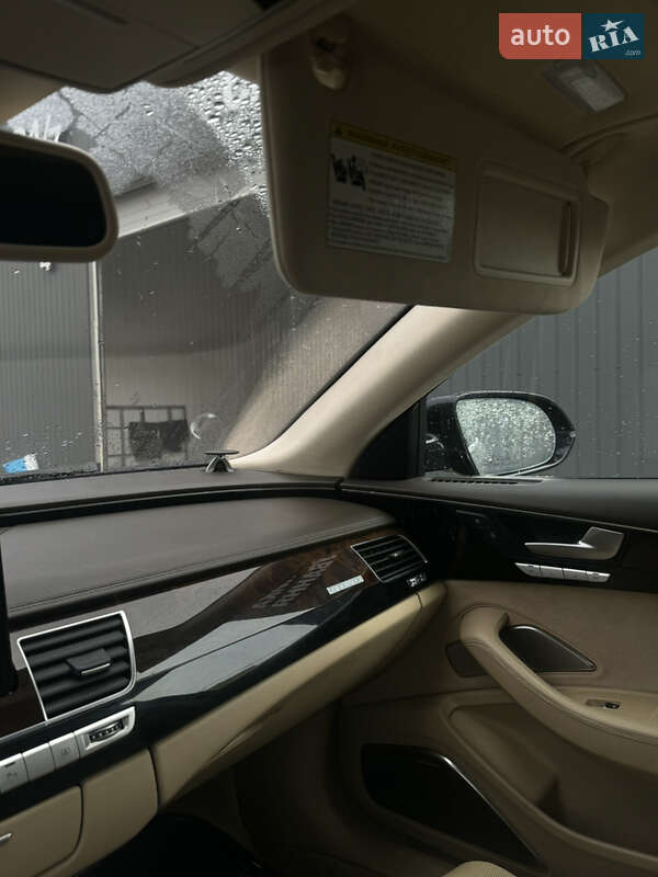 Седан Audi A8 2014 в Львове
