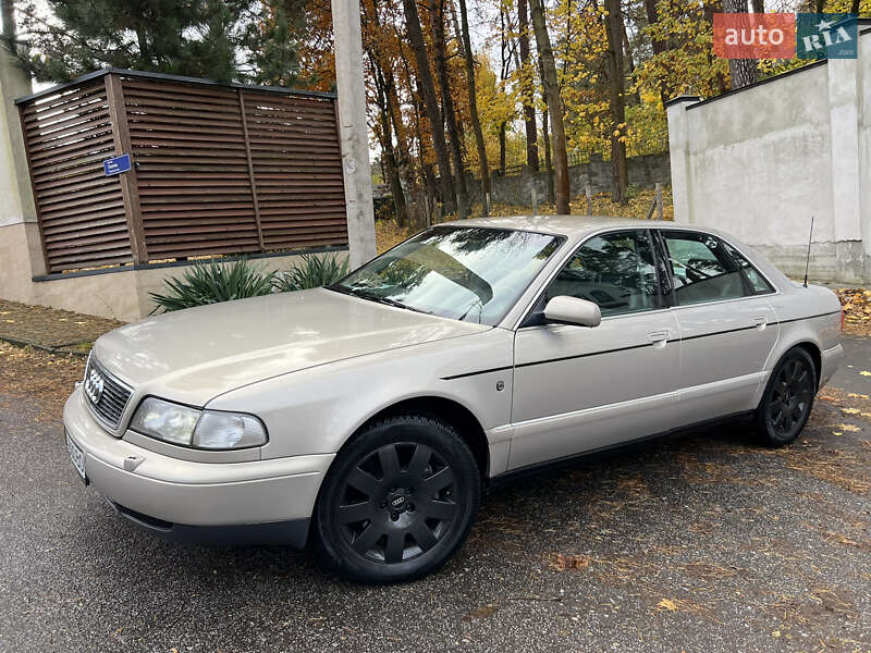 Седан Audi A8 1998 в Львове