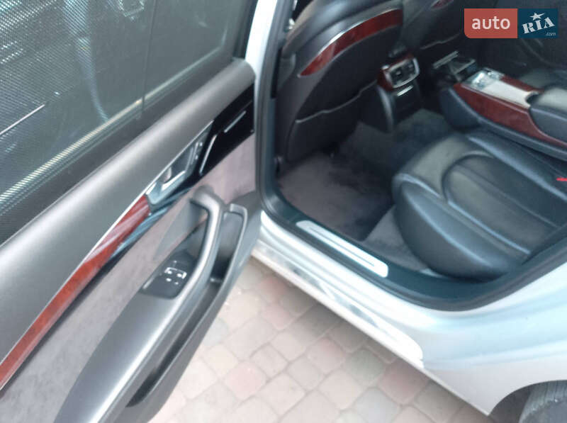 Седан Audi A8 2012 в Тернополе