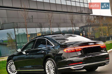 Седан Audi A8 2022 в 