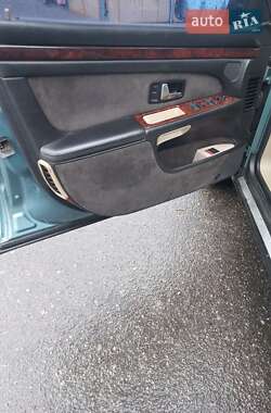 Седан Audi A8 2001 в 