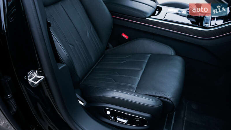 Седан Audi A8 2019 в Киеве
