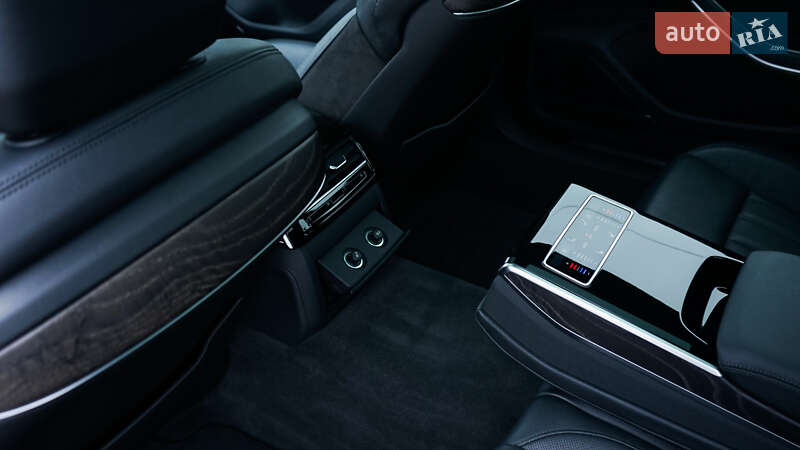Седан Audi A8 2019 в Киеве