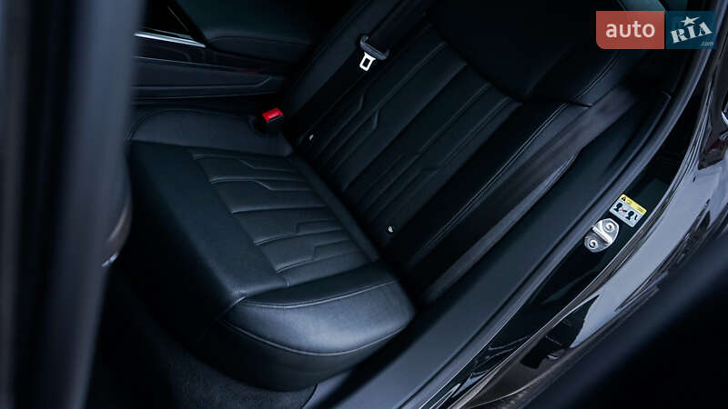 Седан Audi A8 2019 в Киеве
