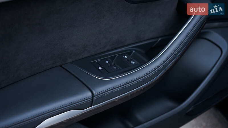 Седан Audi A8 2019 в Киеве