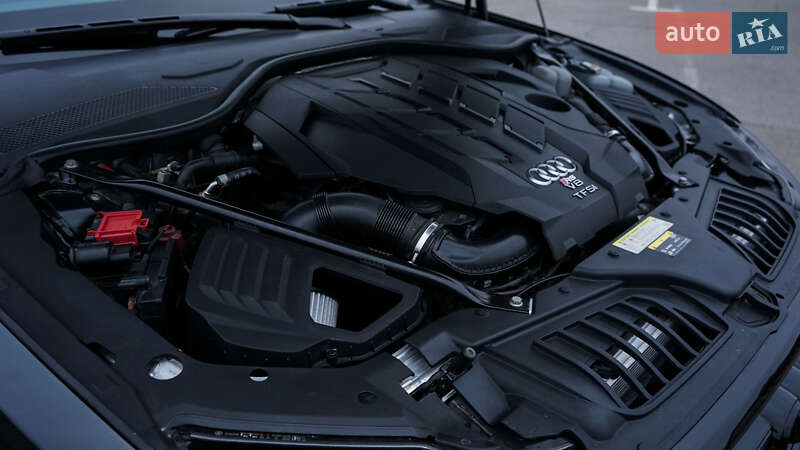 Седан Audi A8 2019 в Киеве