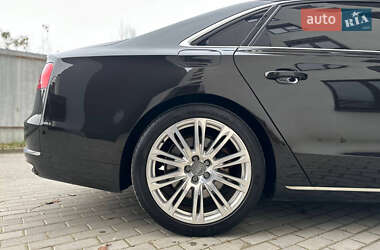 Седан Audi A8 2013 в Кременці