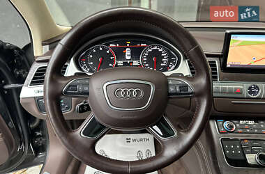 Седан Audi A8 2013 в Кременці