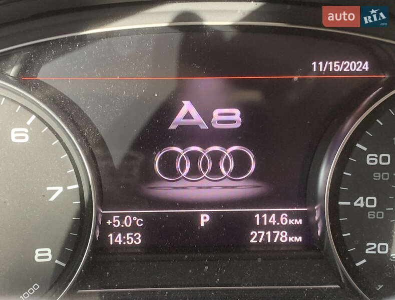 Седан Audi A8 2017 в Львові