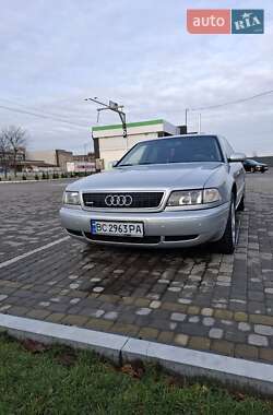 Седан Audi A8 1995 в Жовкве