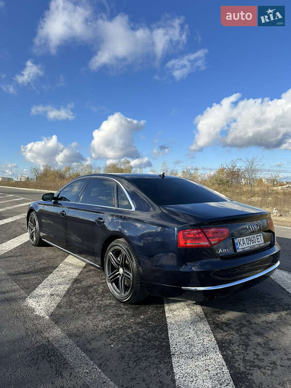 Седан Audi A8 2012 в Києві