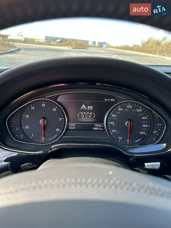 Седан Audi A8 2012 в Киеве