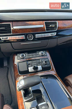 Седан Audi A8 2012 в Киеве