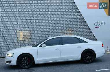 Седан Audi A8 2011 в Одесі