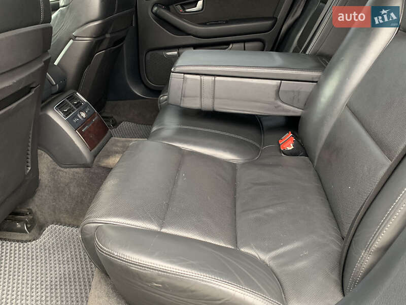 Седан Audi A8 2007 в Козові