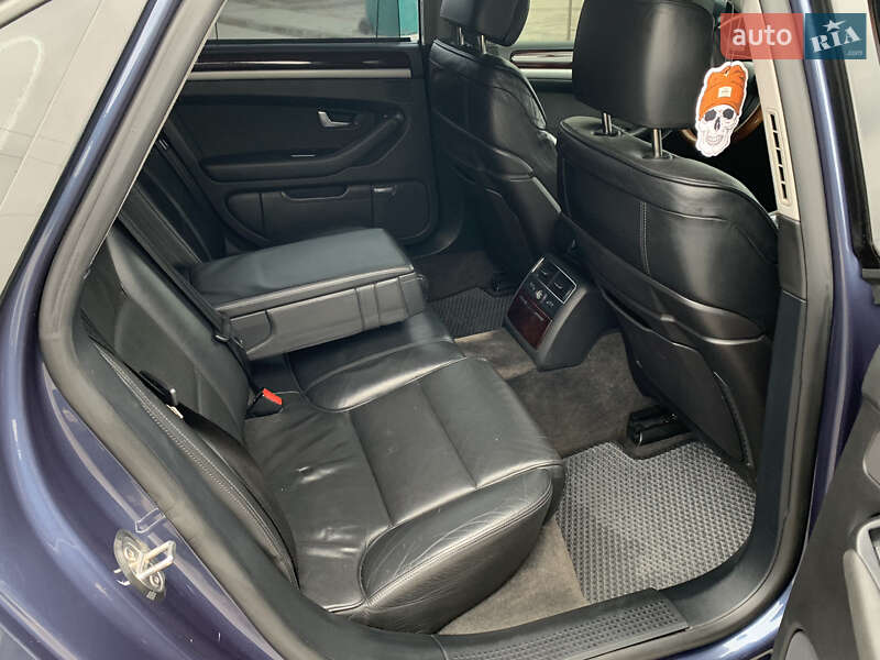 Седан Audi A8 2007 в Козові