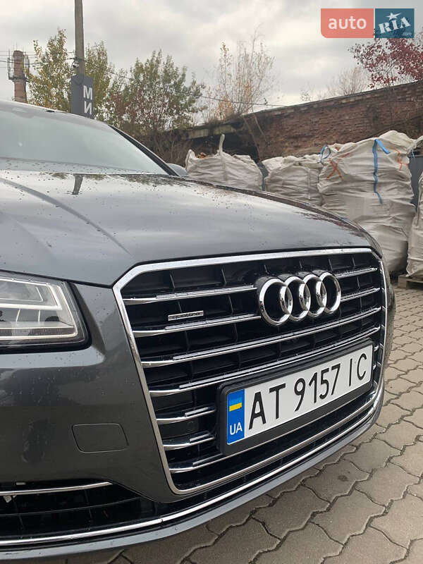 Седан Audi A8 2014 в Калуше