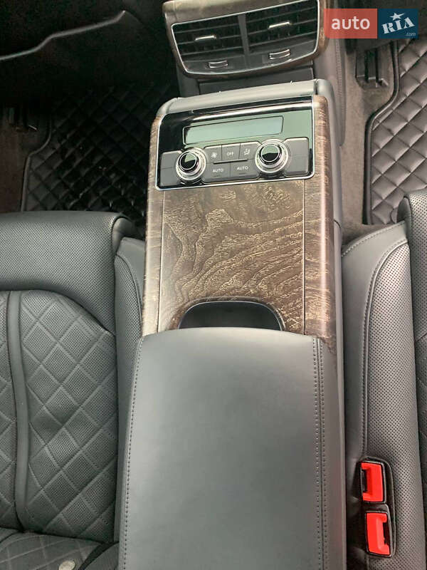 Седан Audi A8 2014 в Калуше