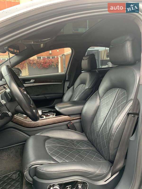 Седан Audi A8 2014 в Калуше